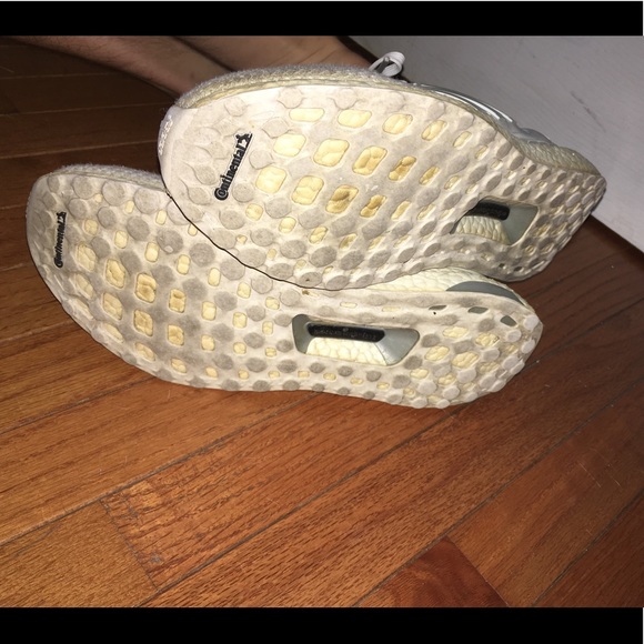 ADIDAS ULTRA BOOST- SIZE 11 - Picture 6 of 6